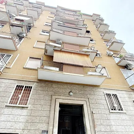 Cute And Bright, Next To Pigneto Apartment